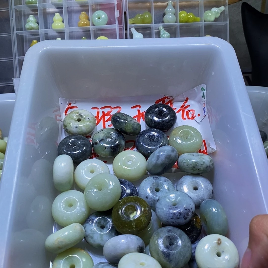 合金蛇纹石玉颈饰199
