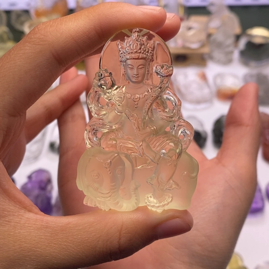 韦***诚未镶嵌颈饰水晶定制