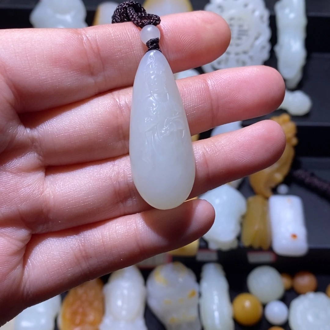 和田玉未镶嵌颈饰