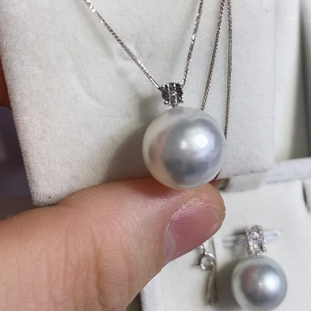 海水珍珠颈饰18K金镶嵌