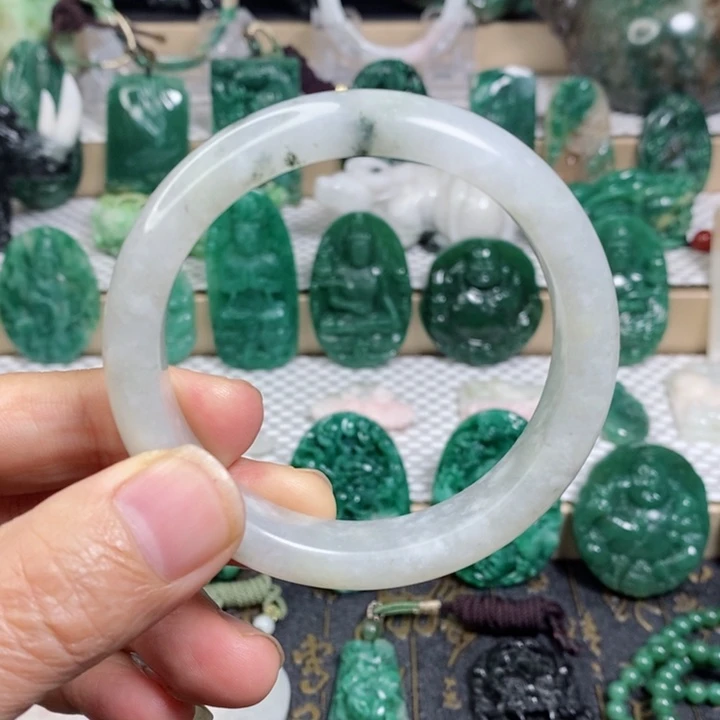 未镶嵌独山玉颈饰