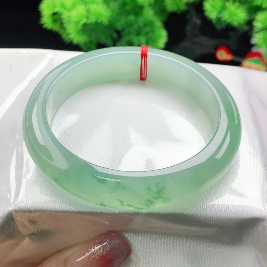 翡翠未镶嵌手镯正