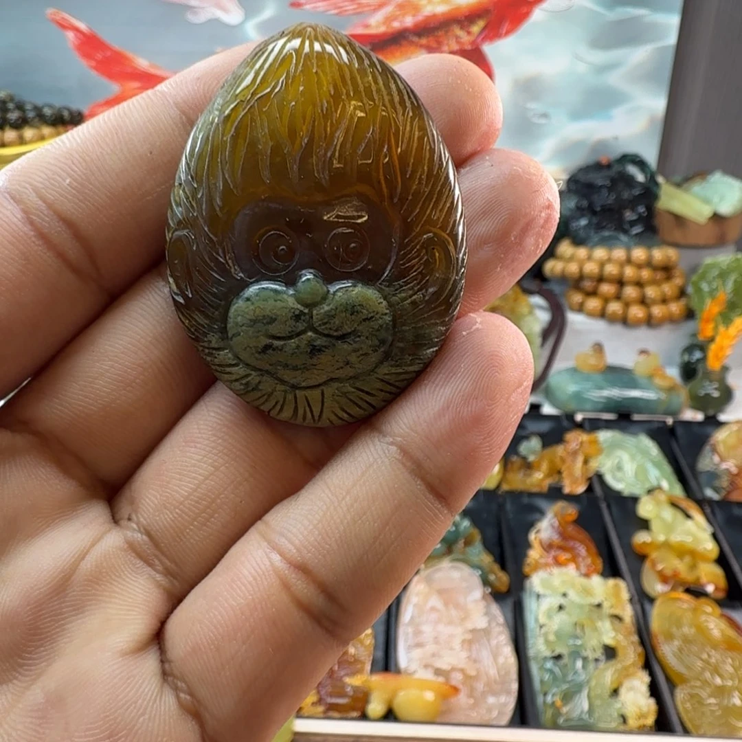 蛇纹石玉未镶嵌颈饰