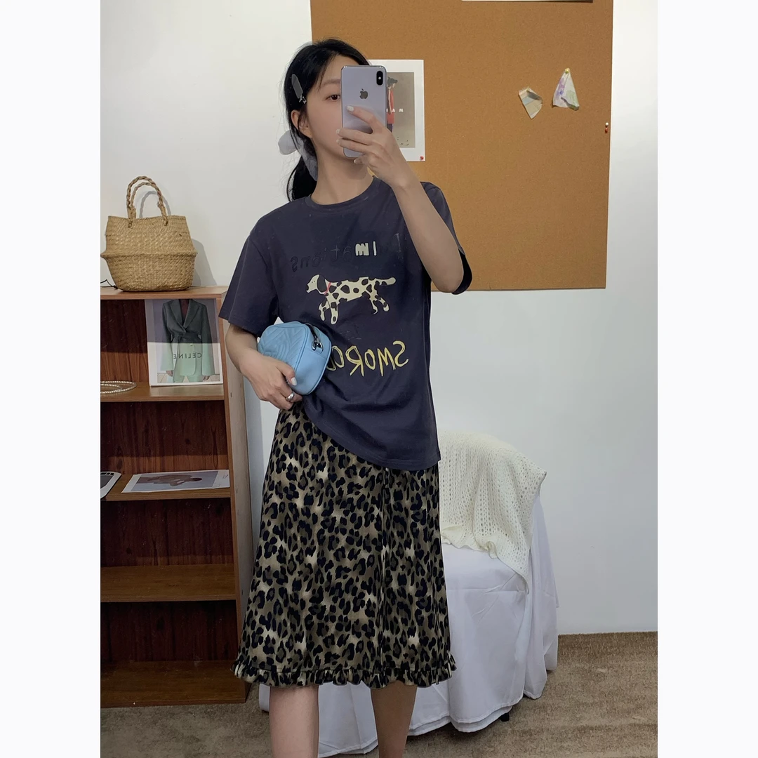 루루가−（斑点狗）韩国东大门又酷又飒的穿搭休闲t恤➕豹纹半裙套装女款