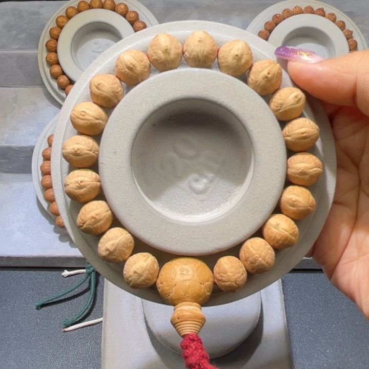 不***ᶜ凤眼菩提吊坠超飞碟实心玉化新籽