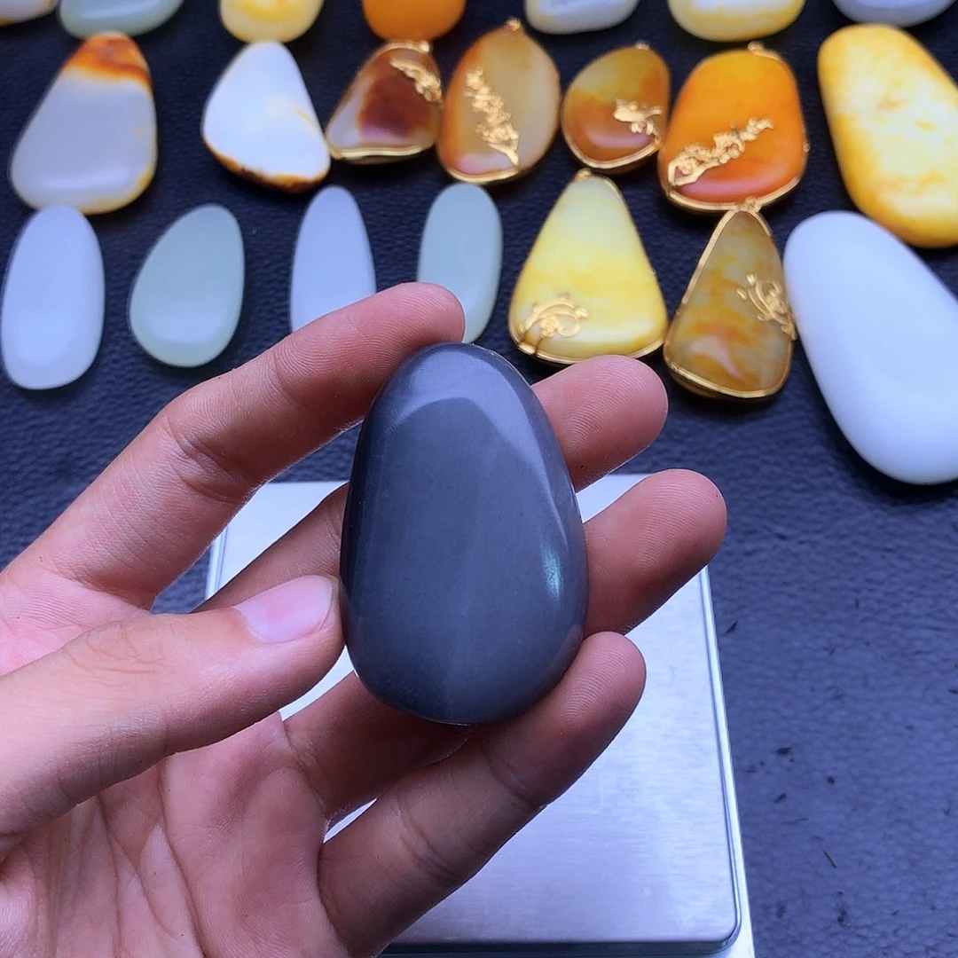 和田玉未镶嵌挂件