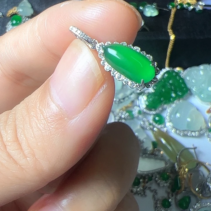 翡翠18K金镶嵌吊坠(不含链)