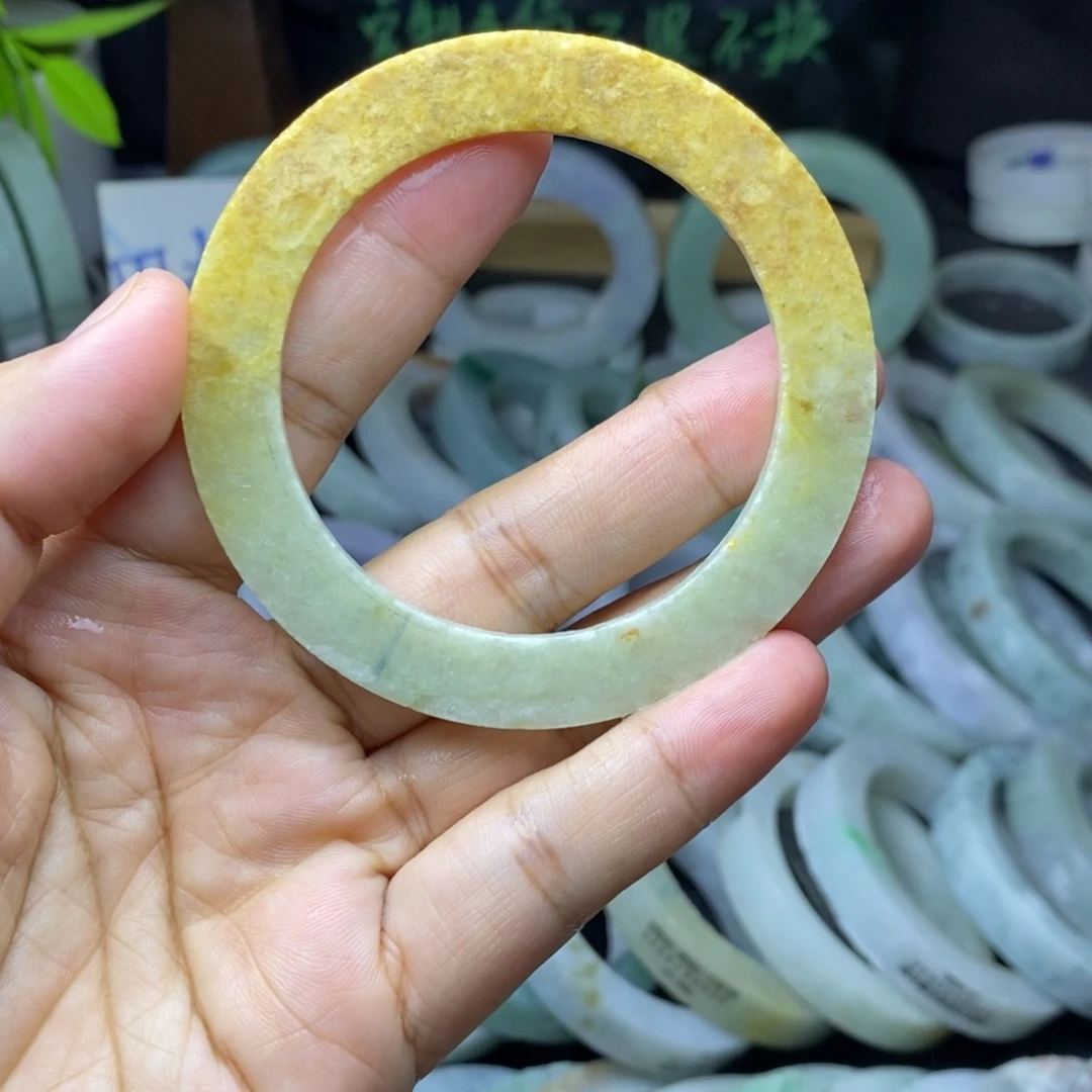 定制翡翠未镶嵌手镯