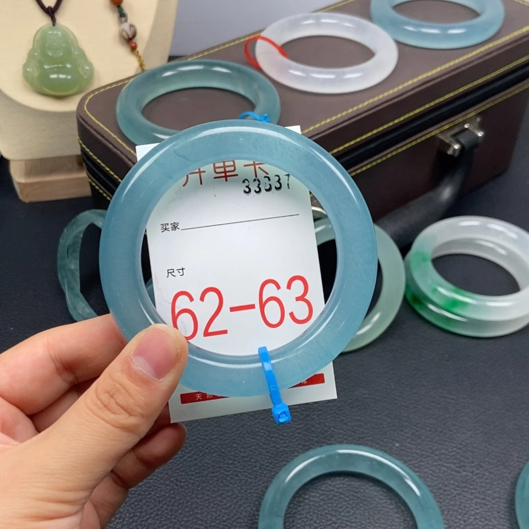 未镶嵌手镯石英质玉A**s