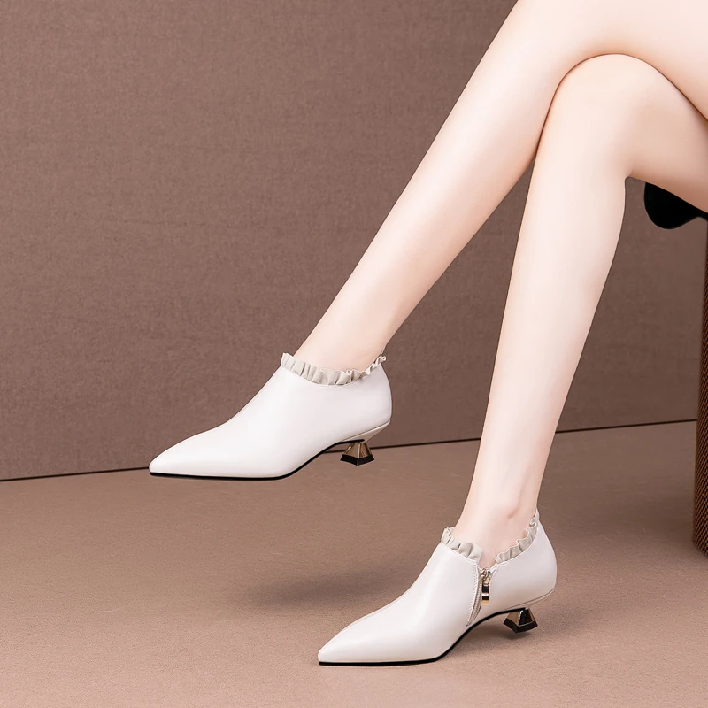 2025春秋季新款真皮低跟米白色猫跟尖头深口单鞋子细跟时尚皮鞋子