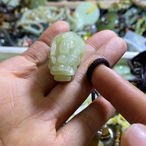 和田玉颈饰未镶嵌