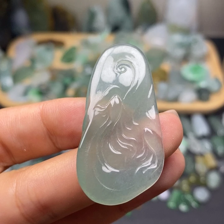 颈饰未镶嵌翡翠如鱼得水