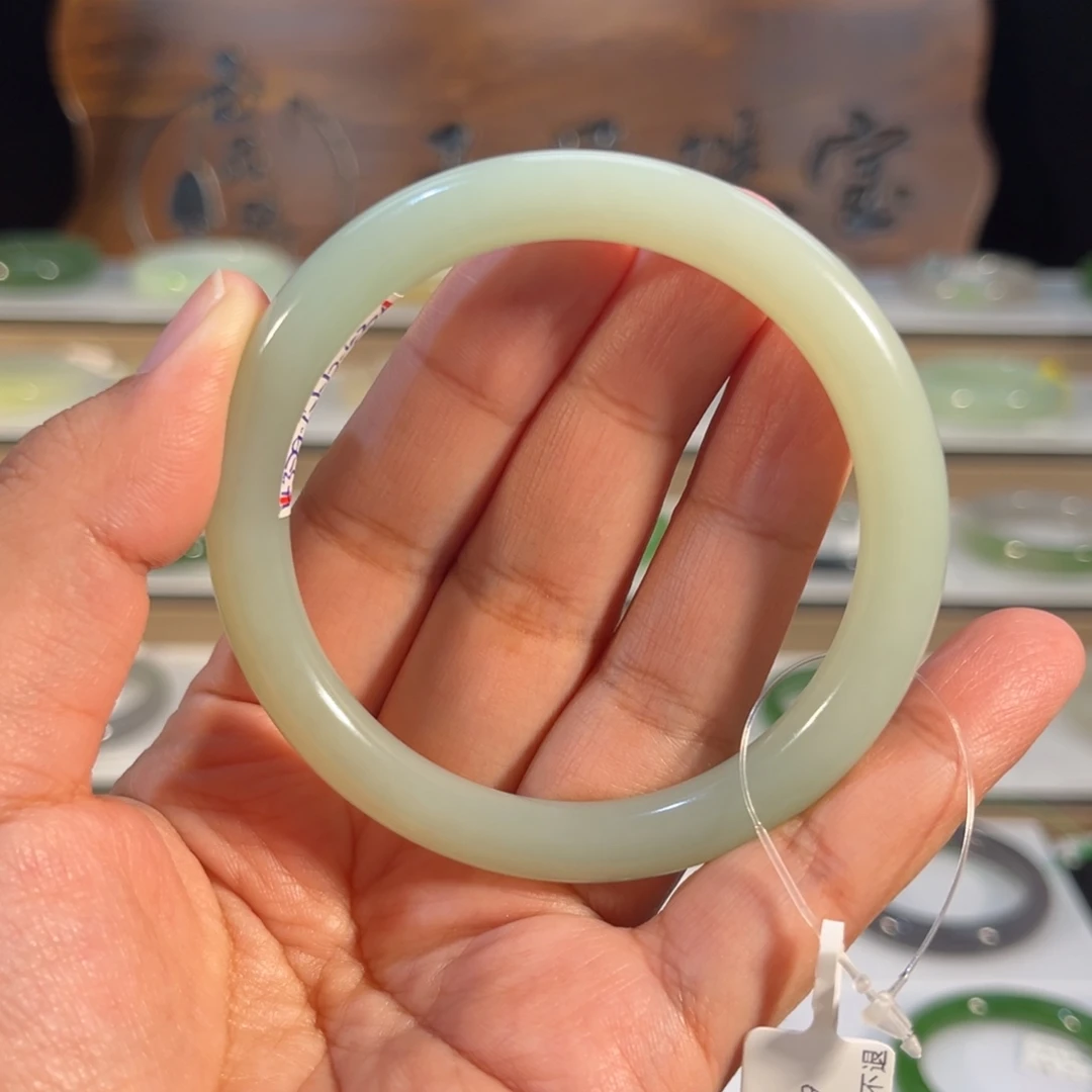 和田玉未镶嵌手镯且末蓝奶蓝美人条