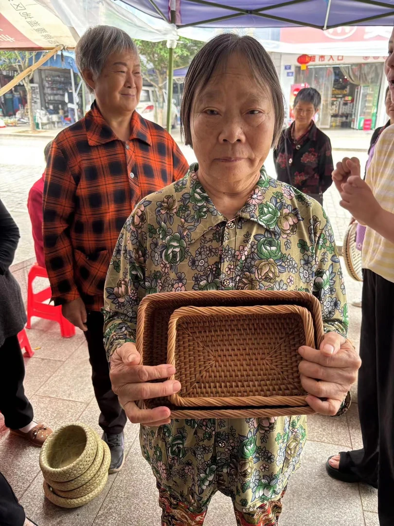 农家自制藤编长方形收纳筐两个