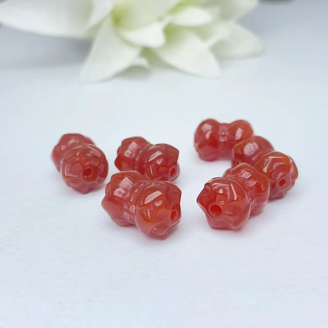 【千奇饰品】A37 天然玛瑙并蒂莲精工雕刻双面雕莲花11*16mm多样性