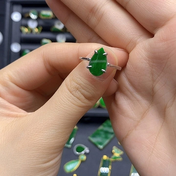 翡翠戒指银S925镶嵌天然翡翠
