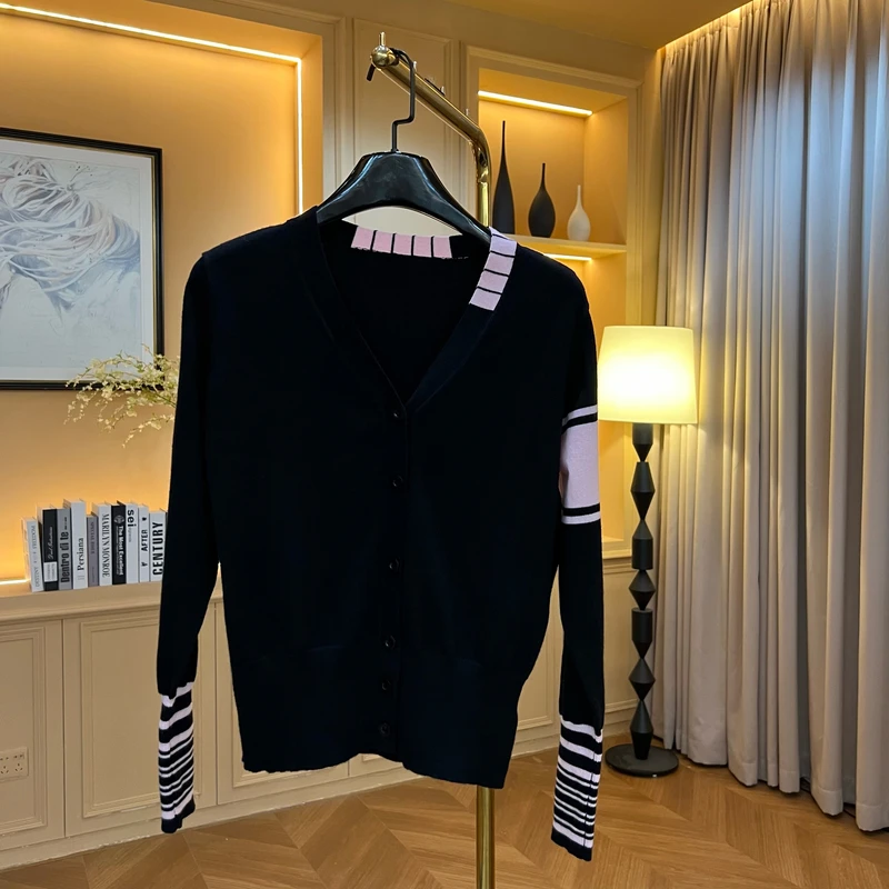 KAISIO秋冬新款时尚设计气质百搭开衫毛衣2410017