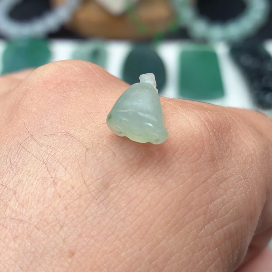 定制翡翠未镶嵌翡翠莲蓬