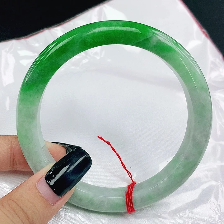 翡翠手镯未镶嵌漂*圈62.6，0B03
