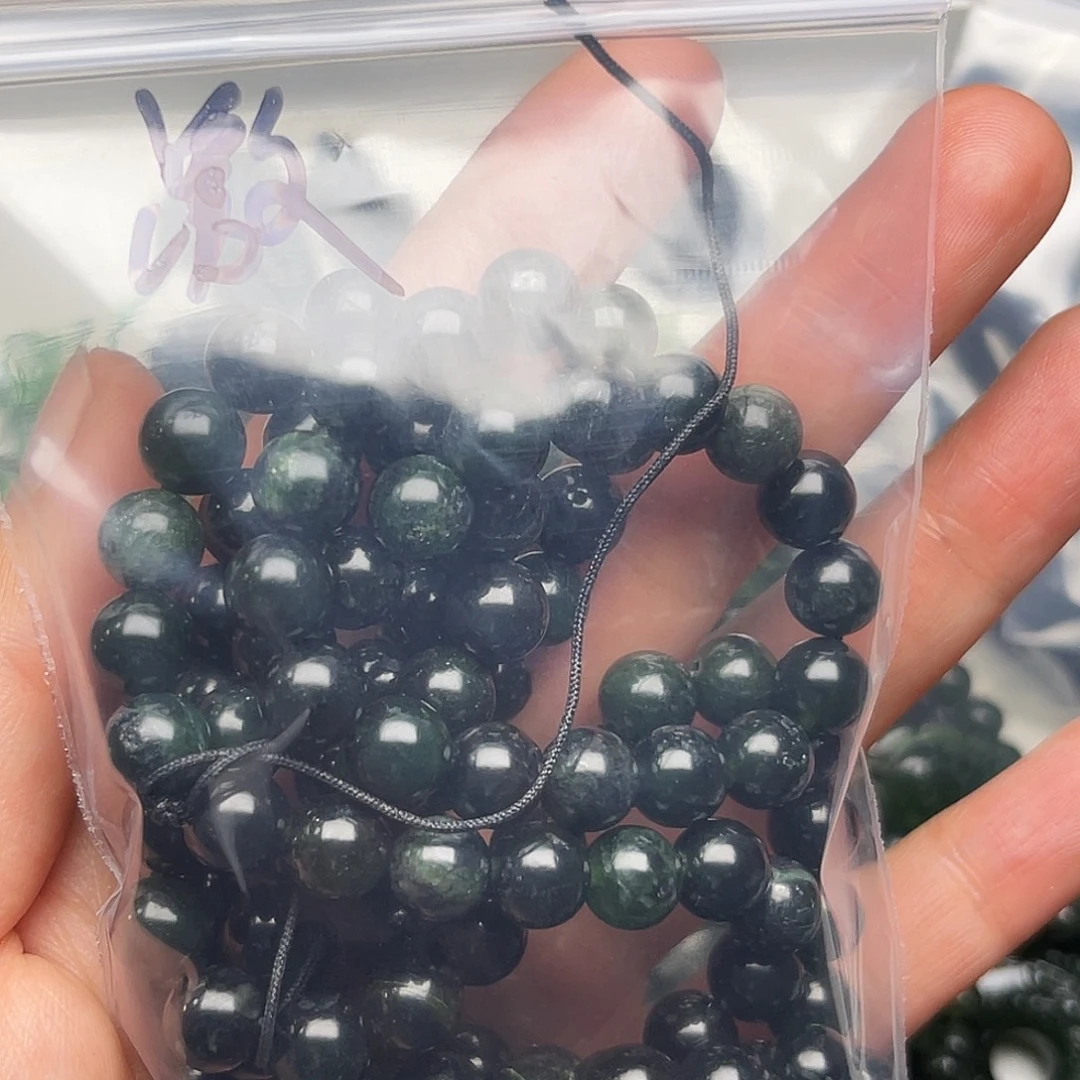 激***割蛇纹石玉未镶嵌颈饰