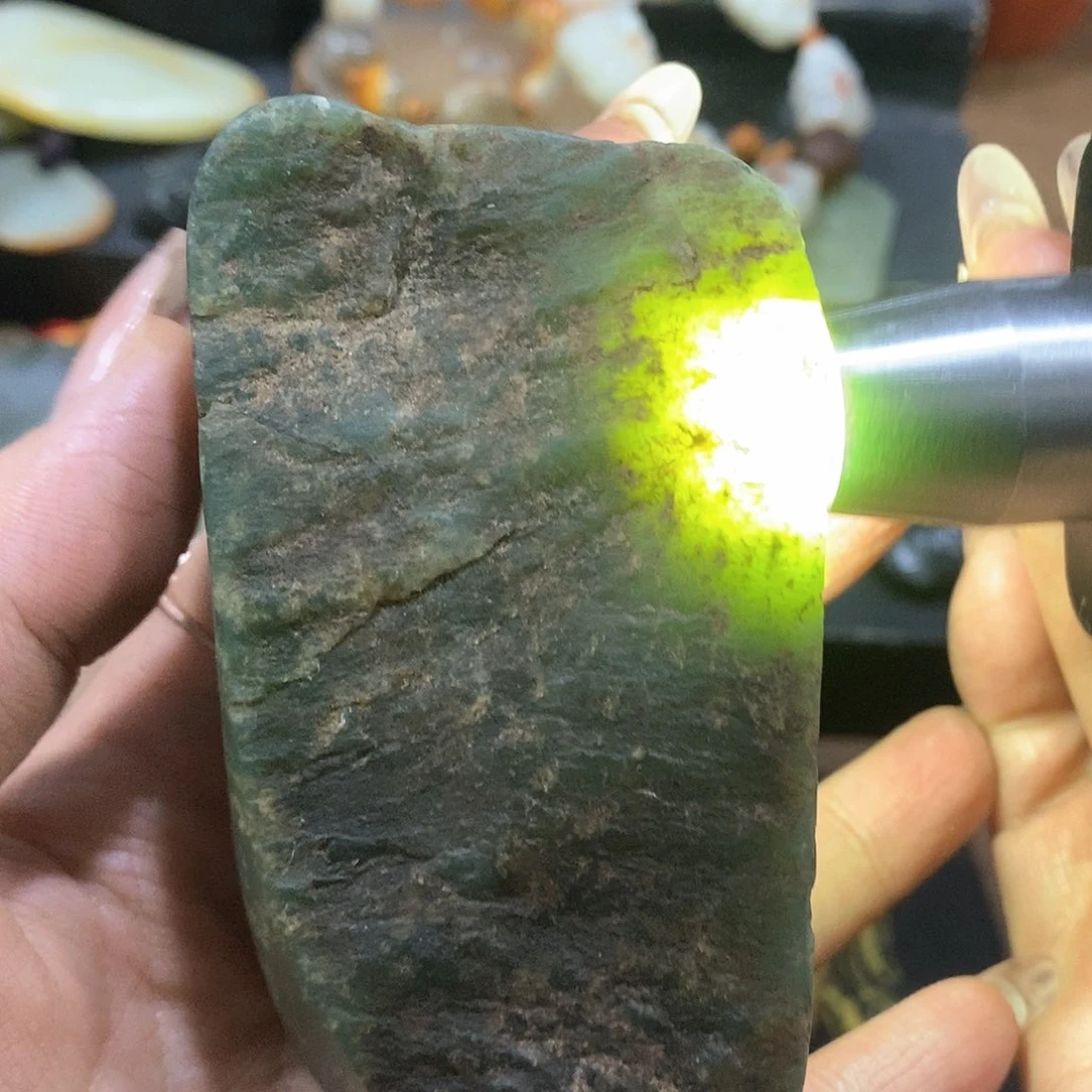 未镶嵌和田玉（子料）把件