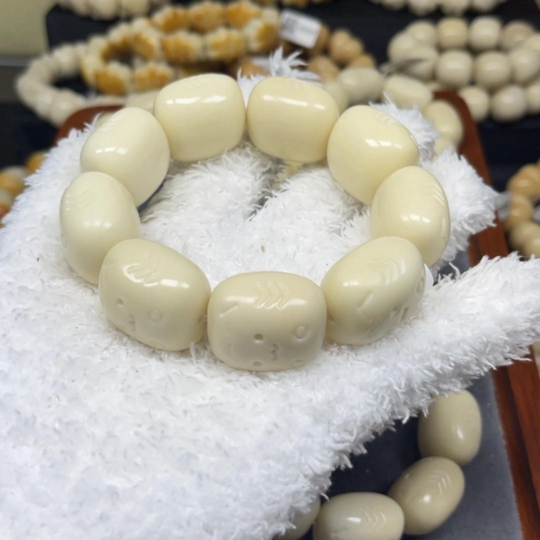 Y***D手串菩提根/象牙果8.25.5年糕猫