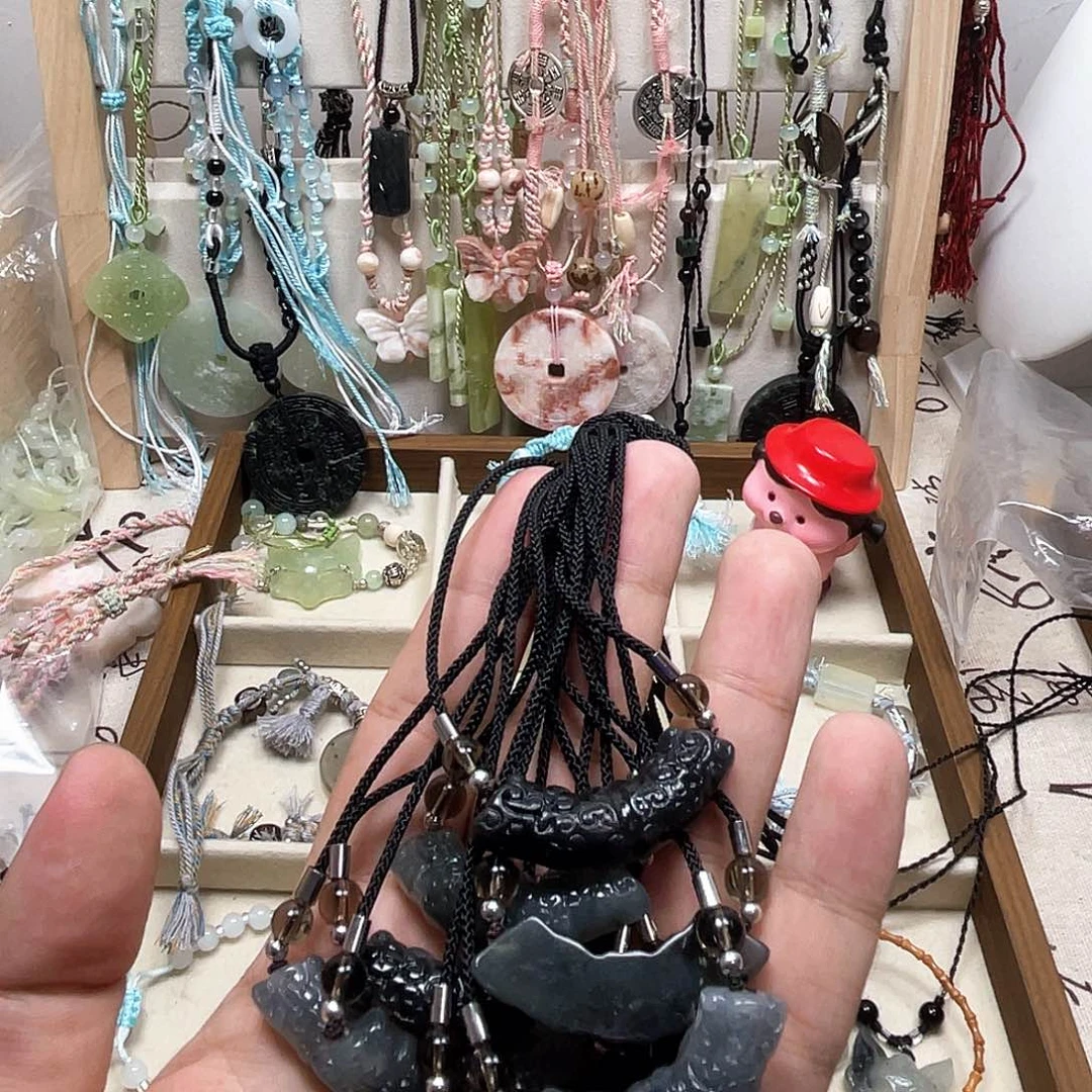 蛇纹石玉合金颈饰