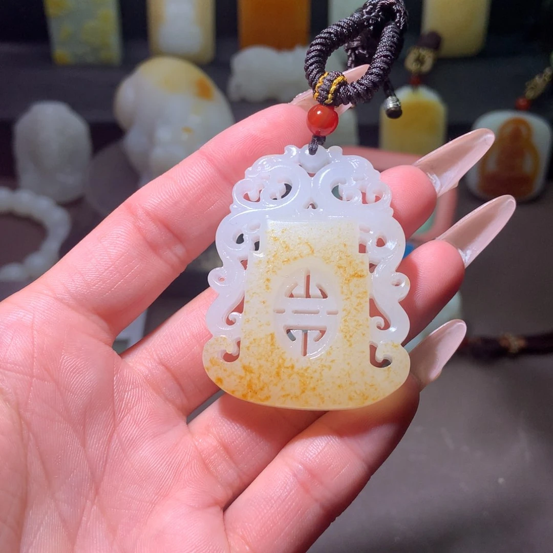 和田玉未镶嵌颈饰雾*清