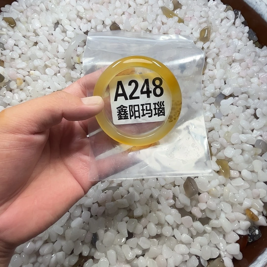 手镯玛瑙/玉髓未镶嵌55