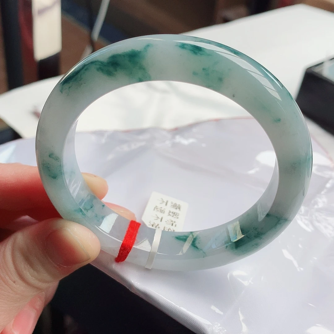 翡翠手镯未镶嵌天然翡翠A货