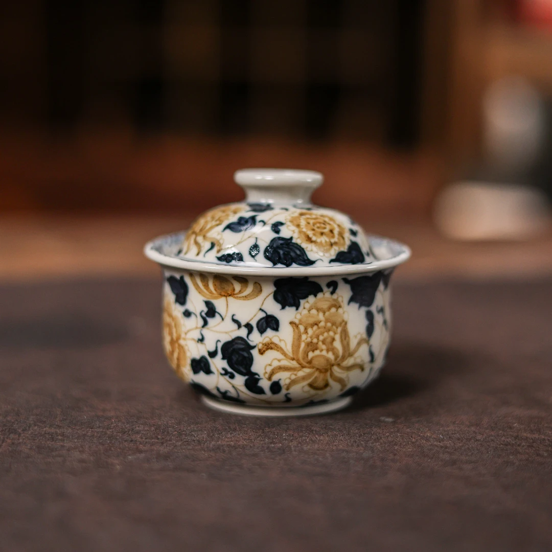 【三山拙垆】 立勤堂釉里金牡丹布袋盖碗（YLJ-GW-119）