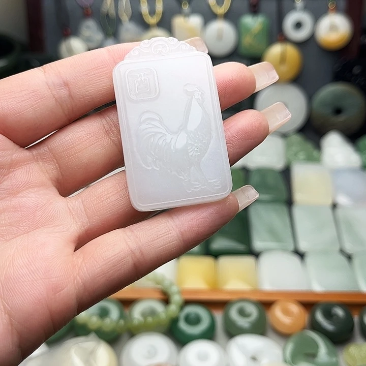 石英质玉未镶嵌颈饰