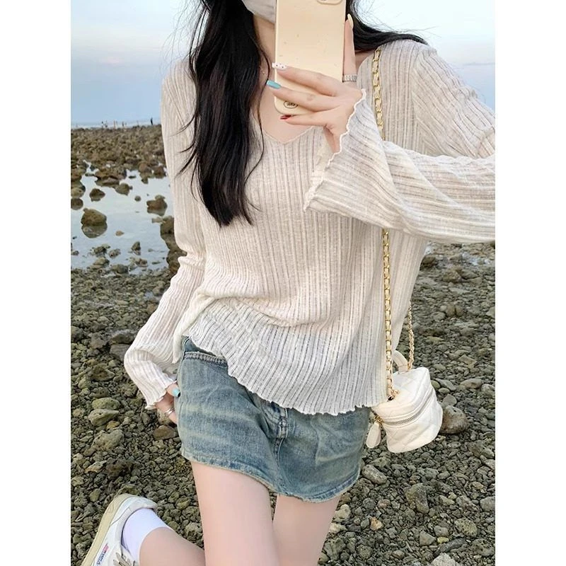 罩衫冰丝宽松薄款V感长袖女T恤领木耳边微透夏季防晒慵懒上衣夏