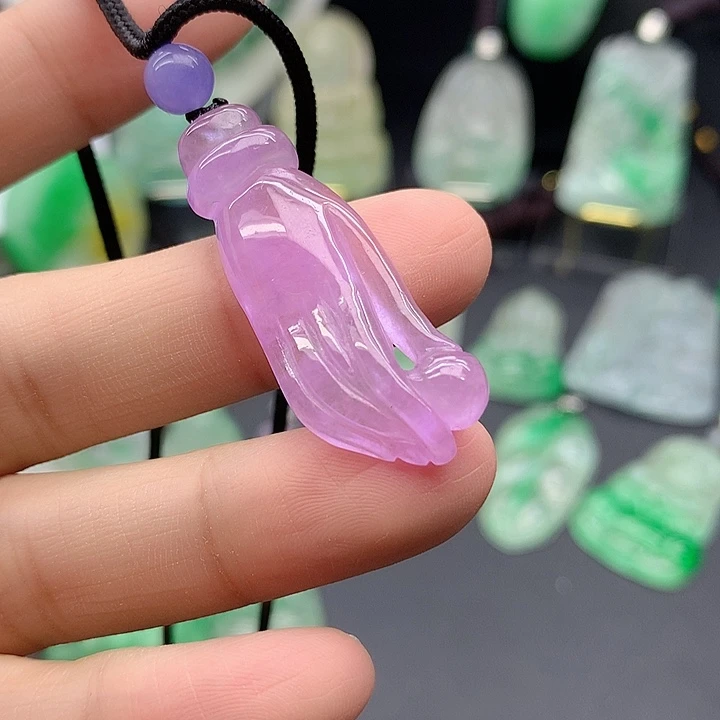翡翠未镶嵌吊坠(赠链)
