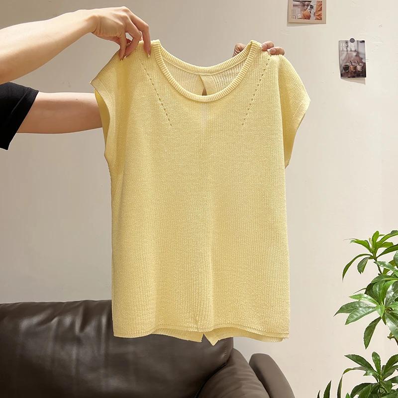 大码黄色圆领后背镂空针织短袖t恤女夏季新款设计感小众百搭上衣