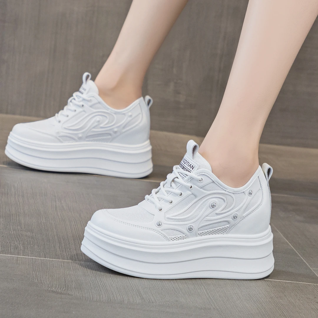 明星同款小白鞋内增高女鞋8cm配裙子的鞋子超火松糕厚底白色板鞋