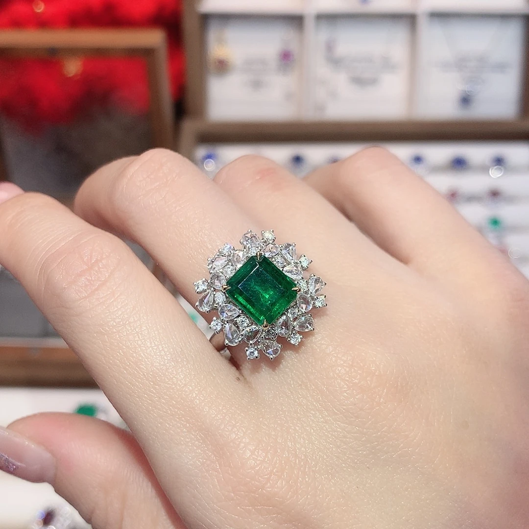 18K金镶嵌祖母绿戒指2.03ct/天然宝石/七天无理由