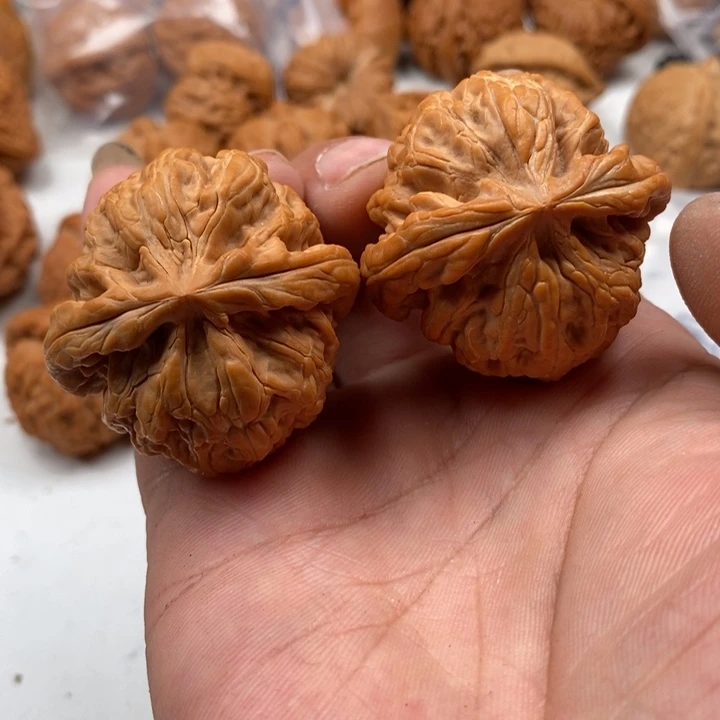 文玩核桃吊坠马****哥核桃