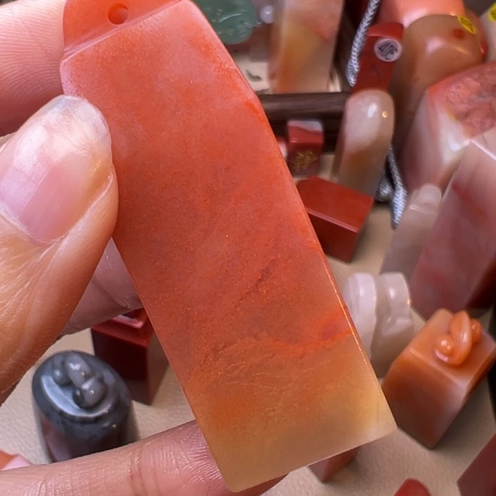 胡****印石寿山石带扭黄色巧色