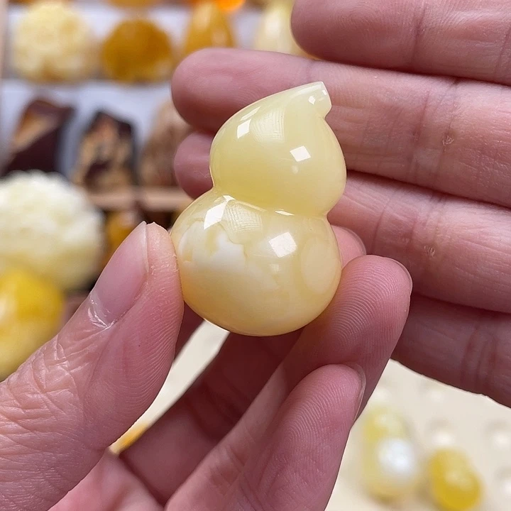 蜜蜡项链未镶嵌淡***?9.3克