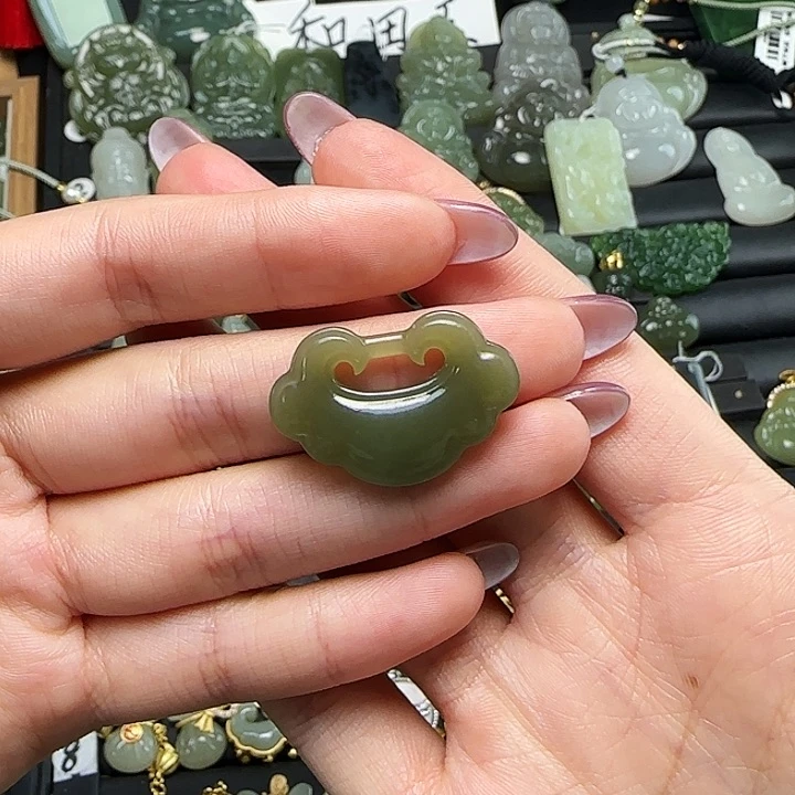 颈饰未镶嵌和田玉