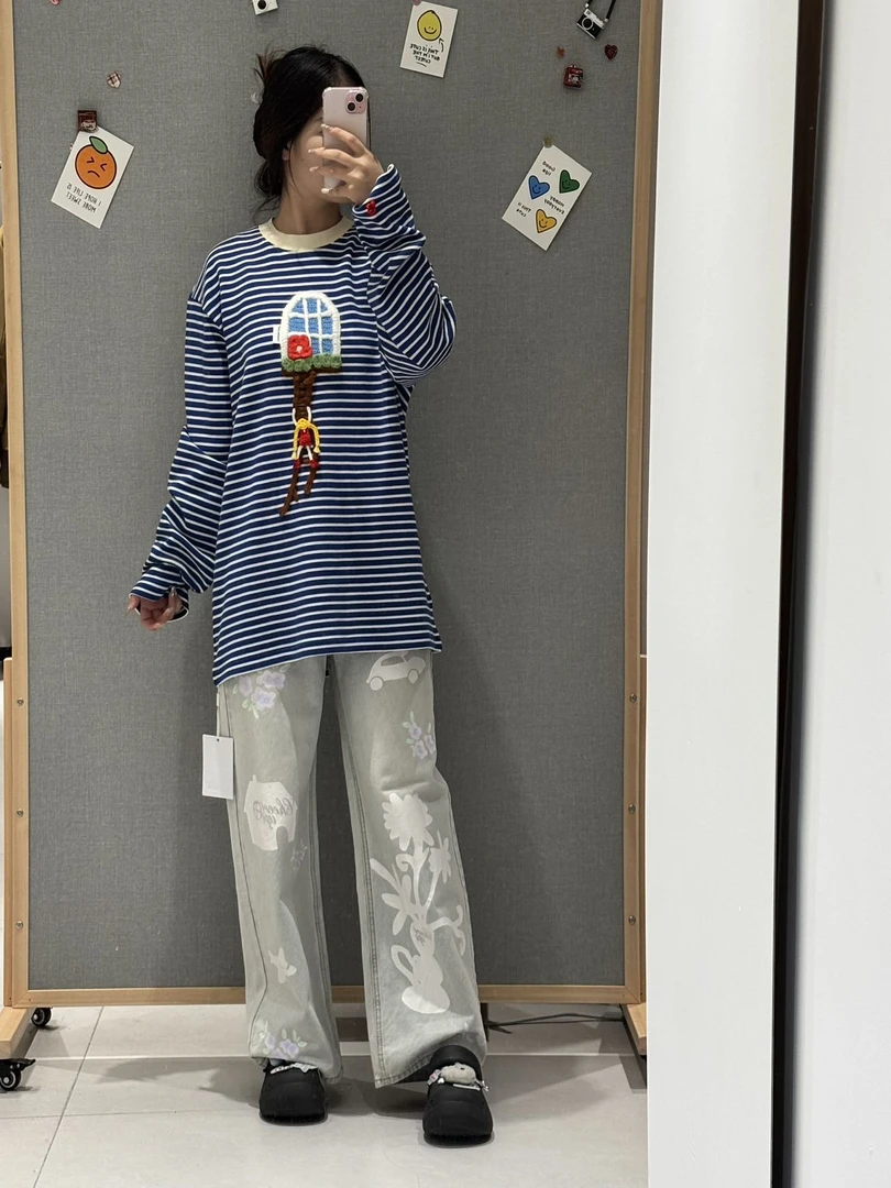 【现货】CHEERi UPi爬窗户的小女孩架纹长衲TEE