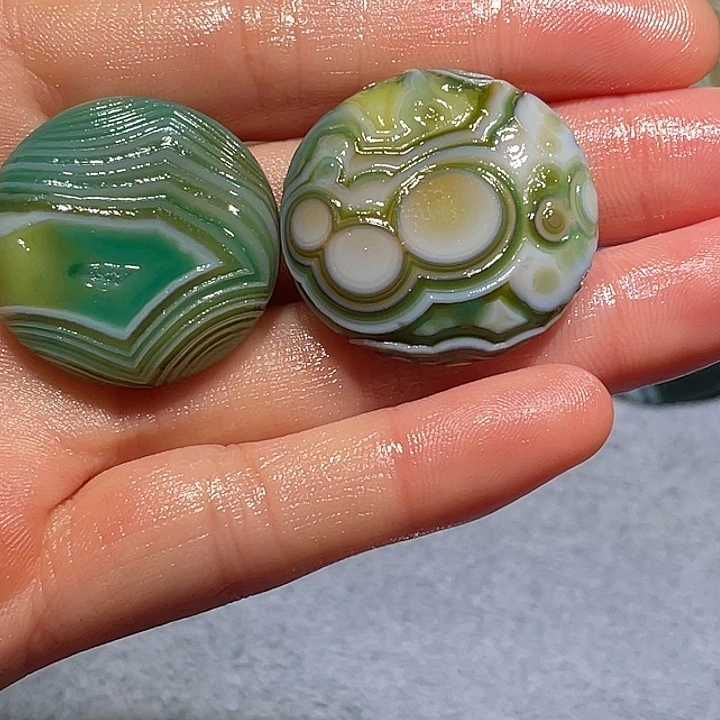 本***性玛瑙/玉髓未镶嵌珠宝奇石