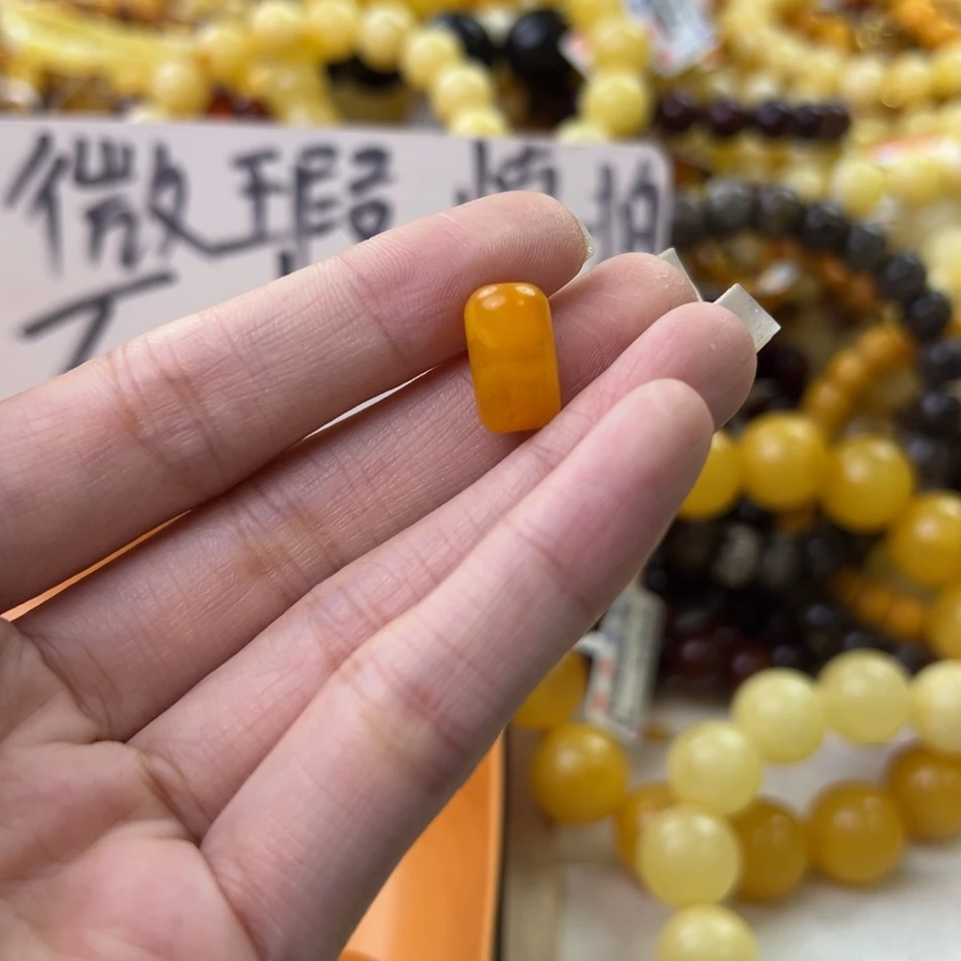 琥珀珠宝奇石未镶嵌