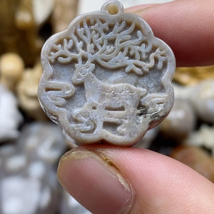 颈饰未镶嵌硅化珊瑚（珊瑚玉）小