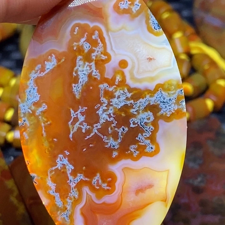 玛瑙/玉髓颈饰未镶嵌