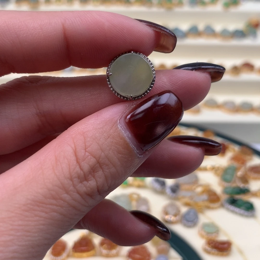 翡翠银S925镶嵌颈饰福利不退