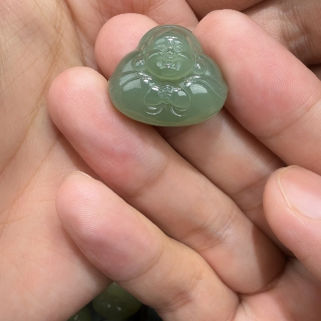 皮***包和田玉未镶嵌颈饰抱抱佛特价