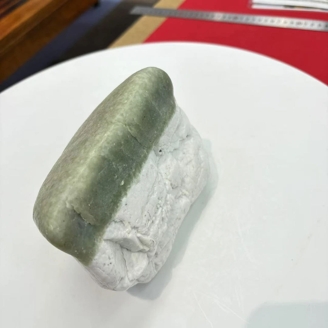 新疆玉料原石发一件编号2079