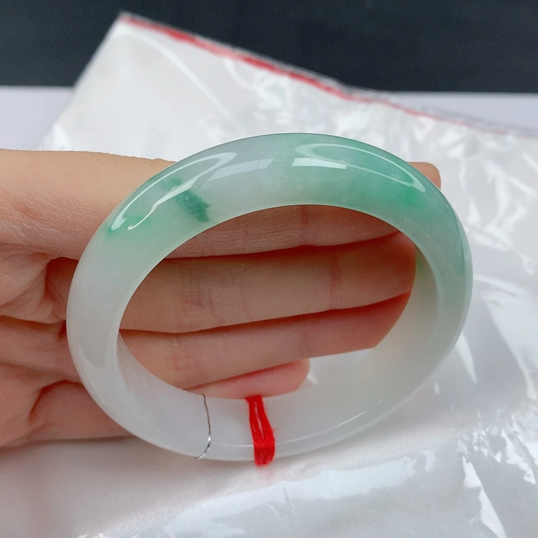 翡翠手镯未镶嵌52.8正圈白底青种水好有纹